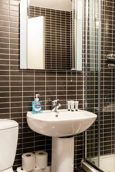 Spacious Belfast City Centre Duplex Apartment 外观 照片